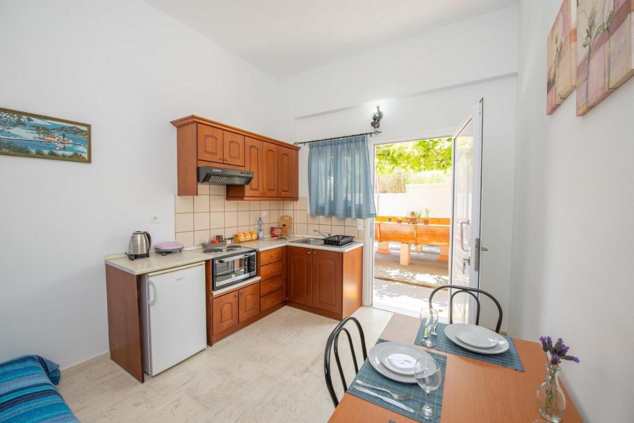 Lena'S Apartments Astrakeri 외부 사진